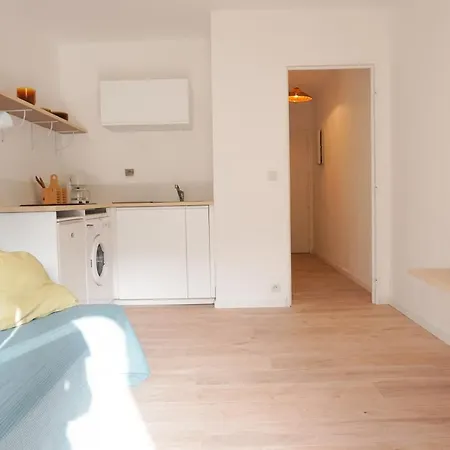 Avec Balcon A דירה